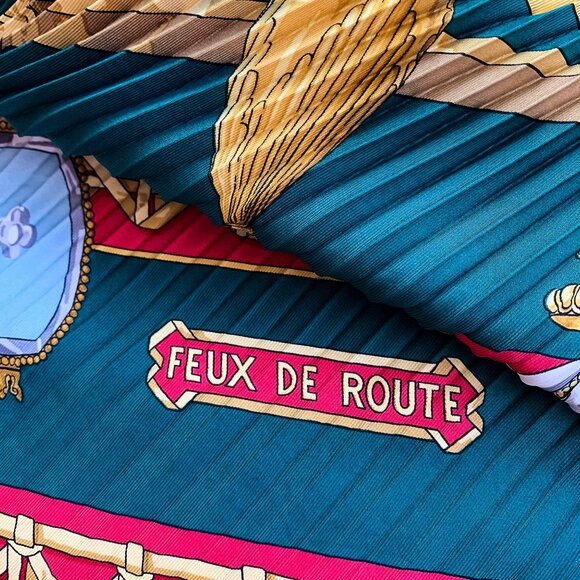 Hermès Carré 90 Pleated Feux de Route NWOT - Picture 4 of 6
